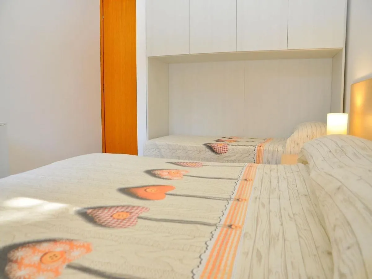 Welcoming Flat With Garden-View Terrace - Beahost Apartment Bibione Italy