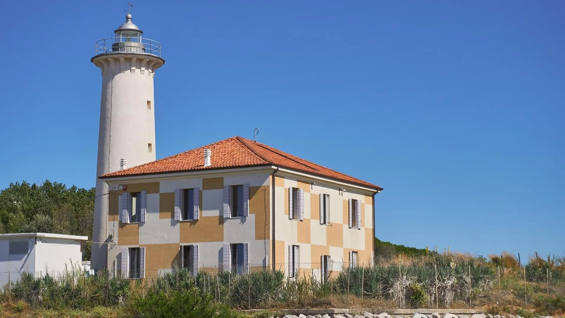 Welcoming Flat With Garden-View Terrace - Beahost Apartment Bibione Italy