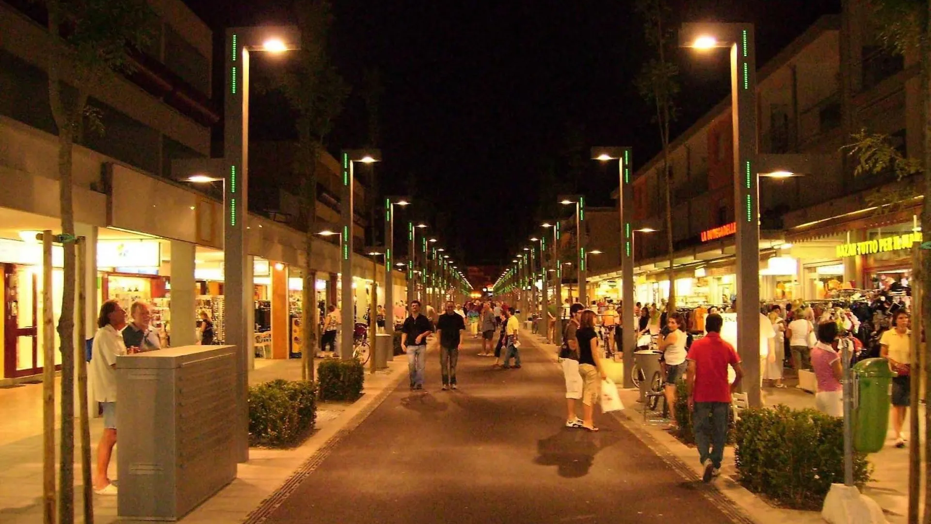 Welcoming Flat With Garden-View Terrace - Beahost Apartment Bibione